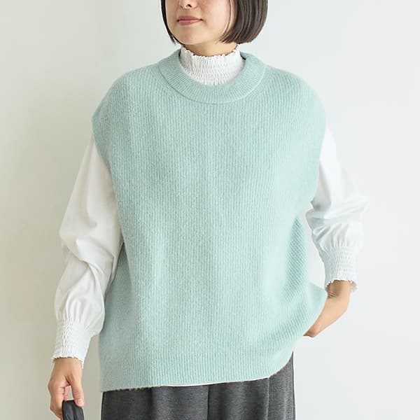 ふわふわあぜ編みニットベスト