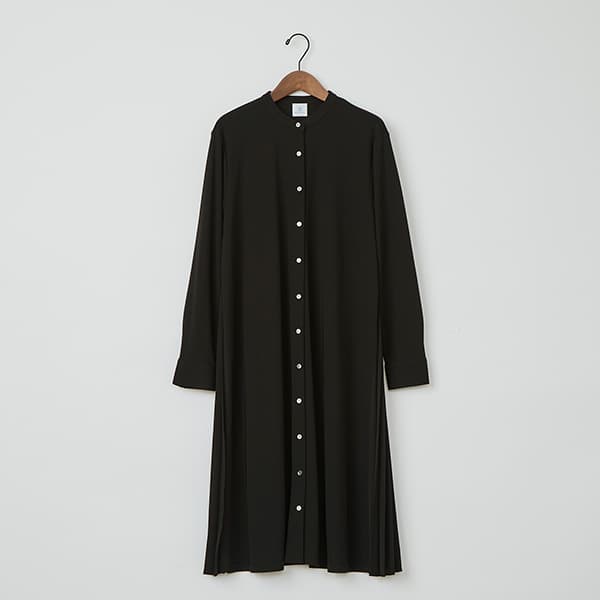 強撚スムース脇プリーツバンドカラーワンピース